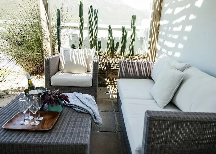 Avisa Villa - 4 Bedroom Villa With Majestic Ocean Views
