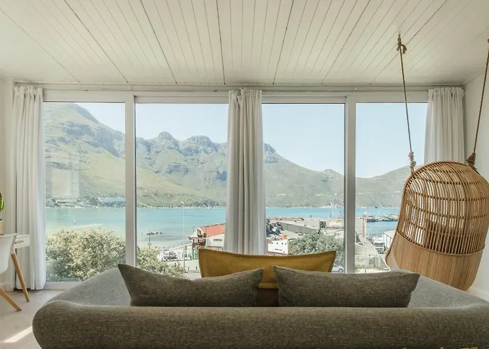 Avisa Villa - 4 Bedroom Villa With Majestic Ocean Views