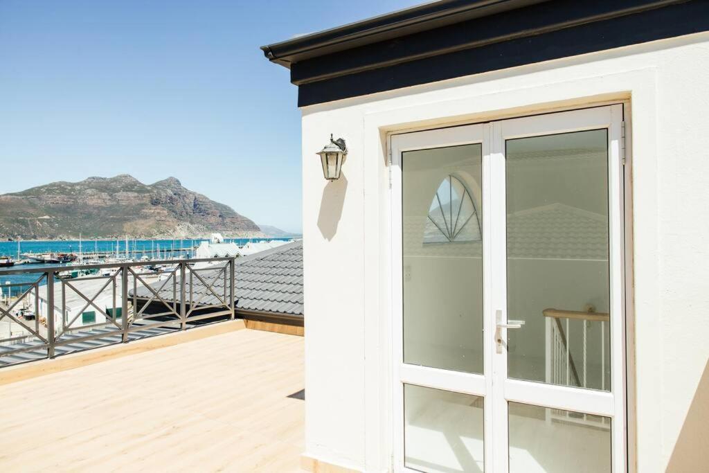 Villa Avisa - 4 Bedroom With Majestic Ocean Views *